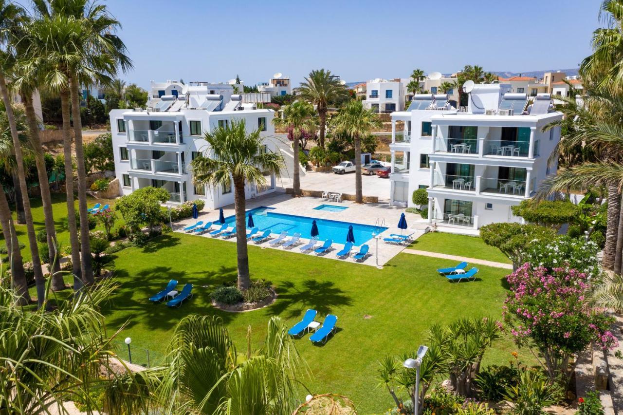 Rododafni Beach Apartments Paphos Esterno foto