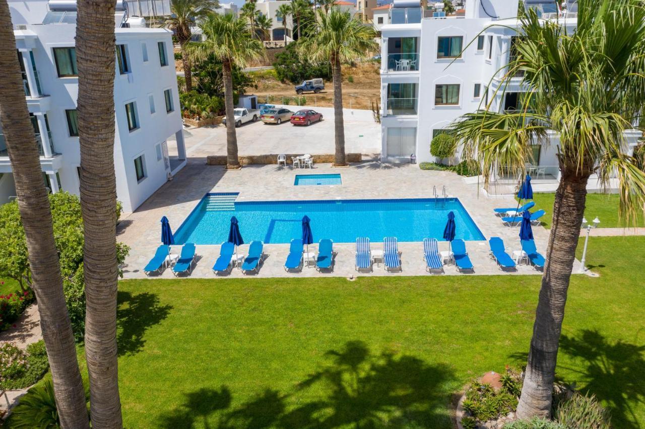 Rododafni Beach Apartments Paphos Esterno foto