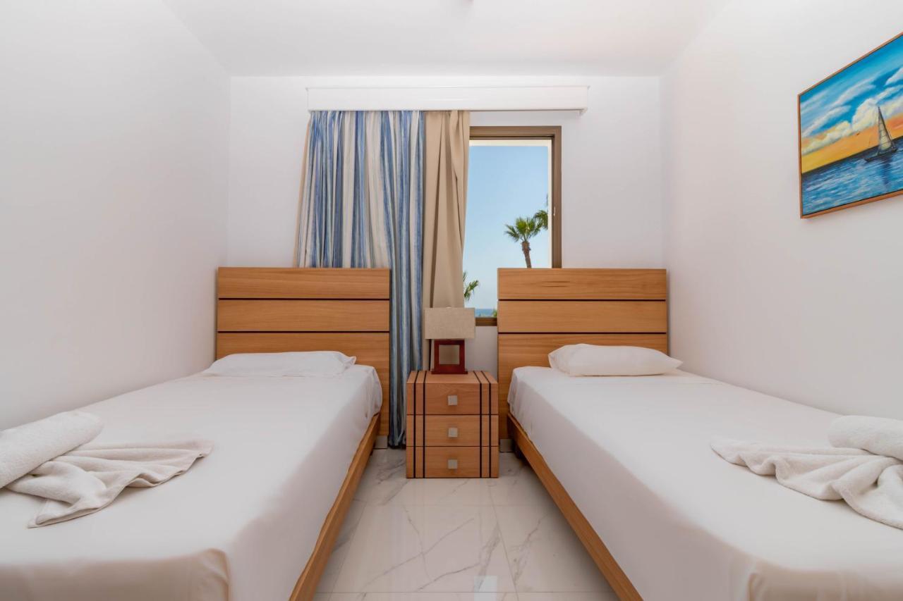 Rododafni Beach Apartments Paphos Esterno foto