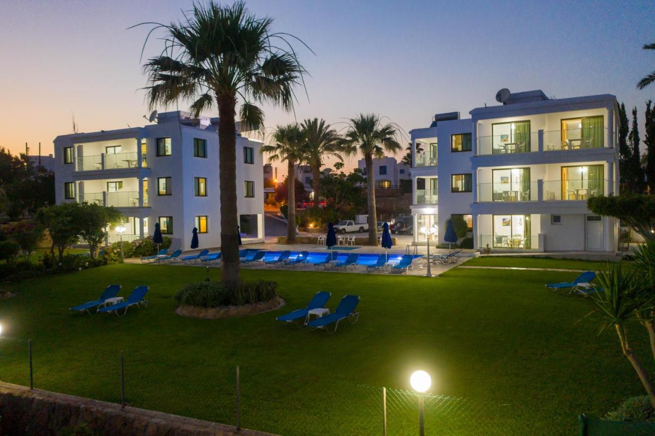 Rododafni Beach Apartments Paphos Esterno foto