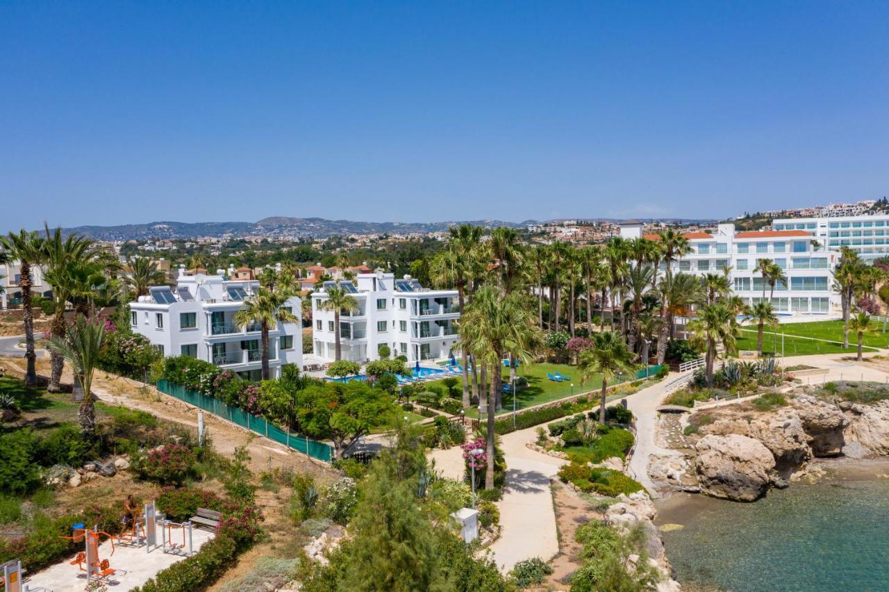 Rododafni Beach Apartments Paphos Esterno foto