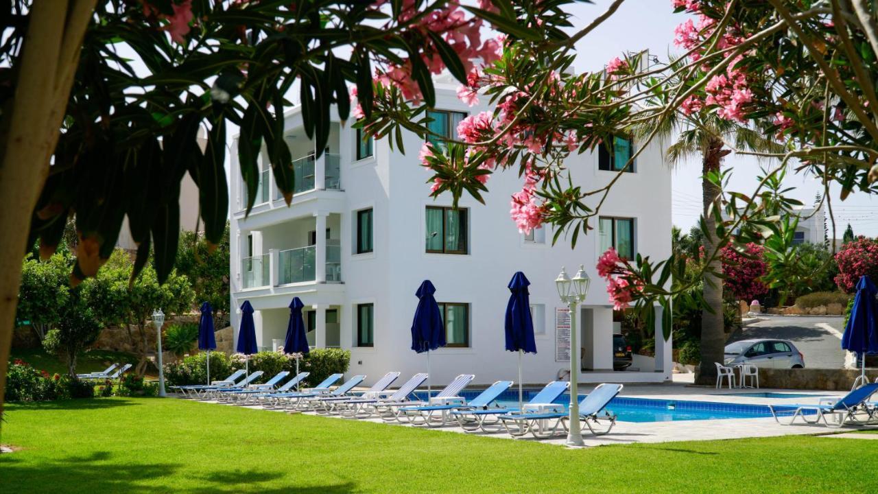 Rododafni Beach Apartments Paphos Esterno foto