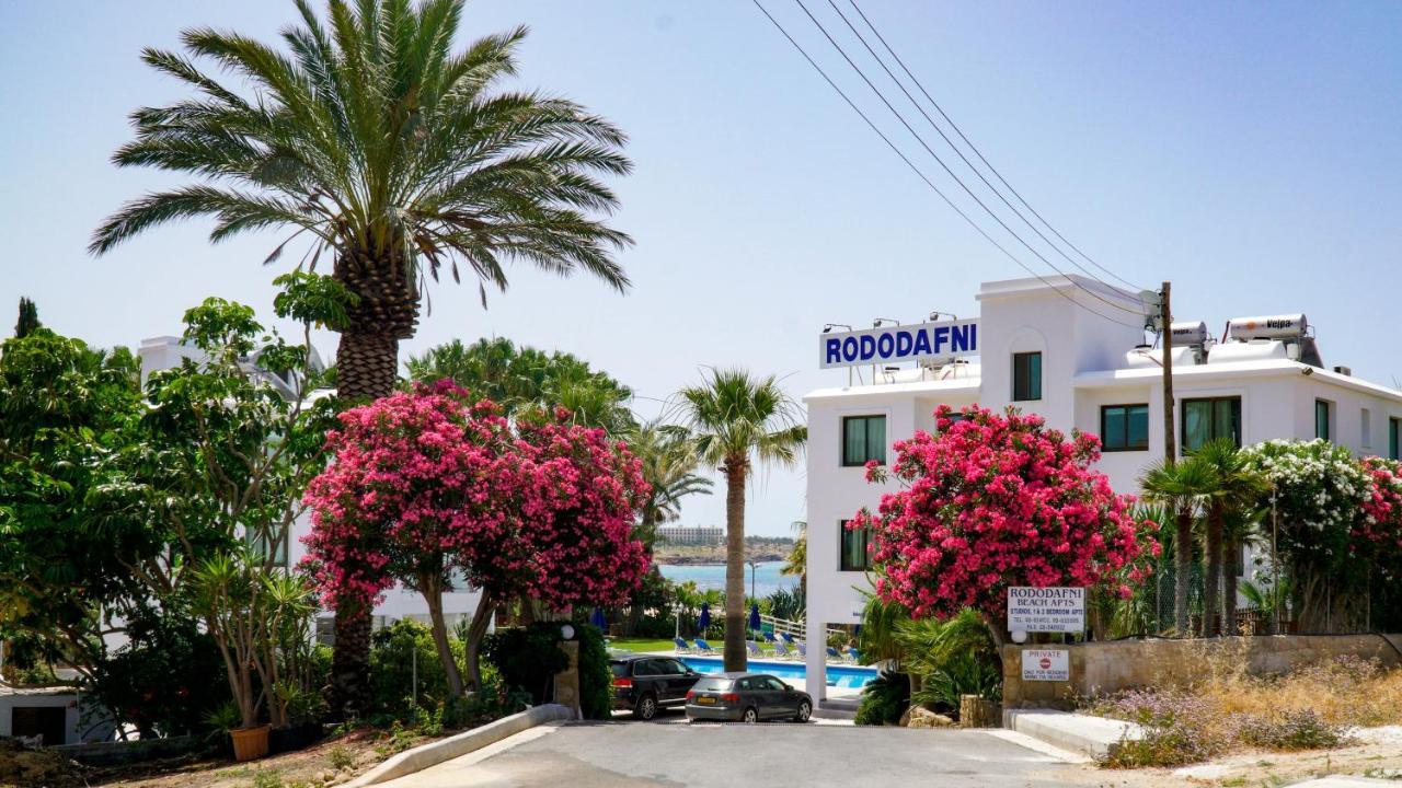 Rododafni Beach Apartments Paphos Esterno foto