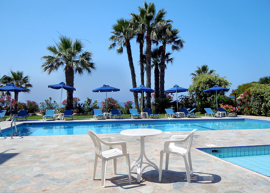 Rododafni Beach Apartments Paphos Esterno foto